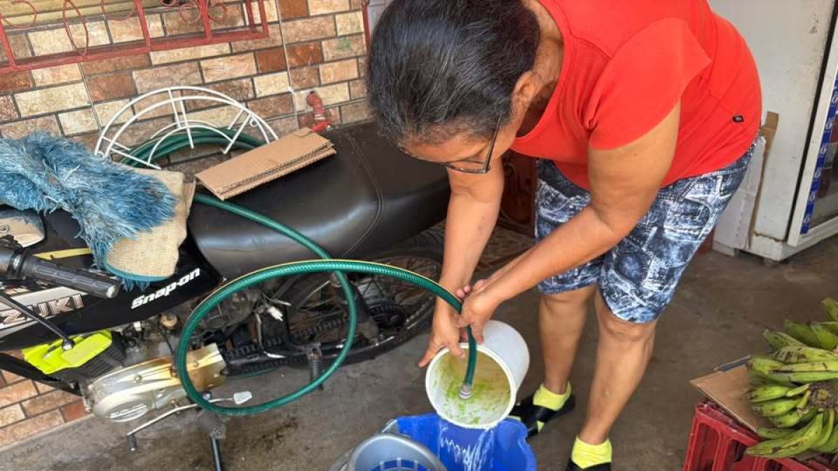 El agua potable llega a varios barrios de Babahoyo con baja presión y, en ocasiones, con sedimentos.