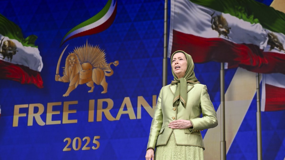 Maryam Radjavi es la presidenta del Consejo Nacional de Resistencia de Irán, que representa a la oposición iraní en el exilio.