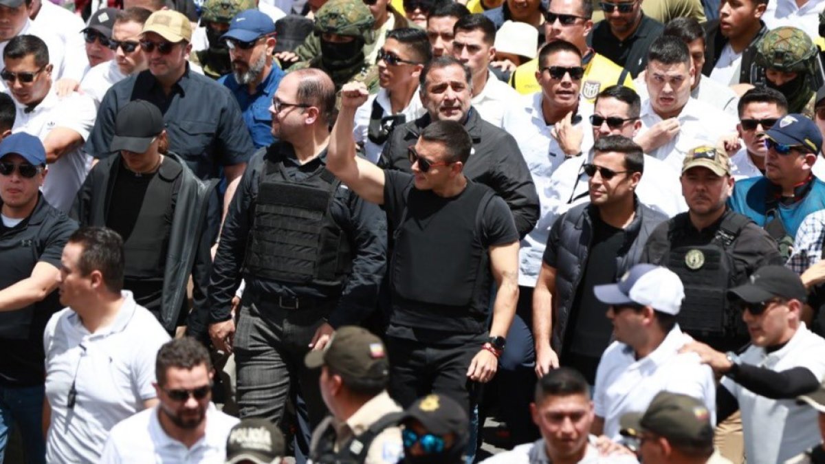 La repentina urgencia de Daniel Noboa por calentar las calles parece estar copiada de Rafael Correa hasta en los detalles.