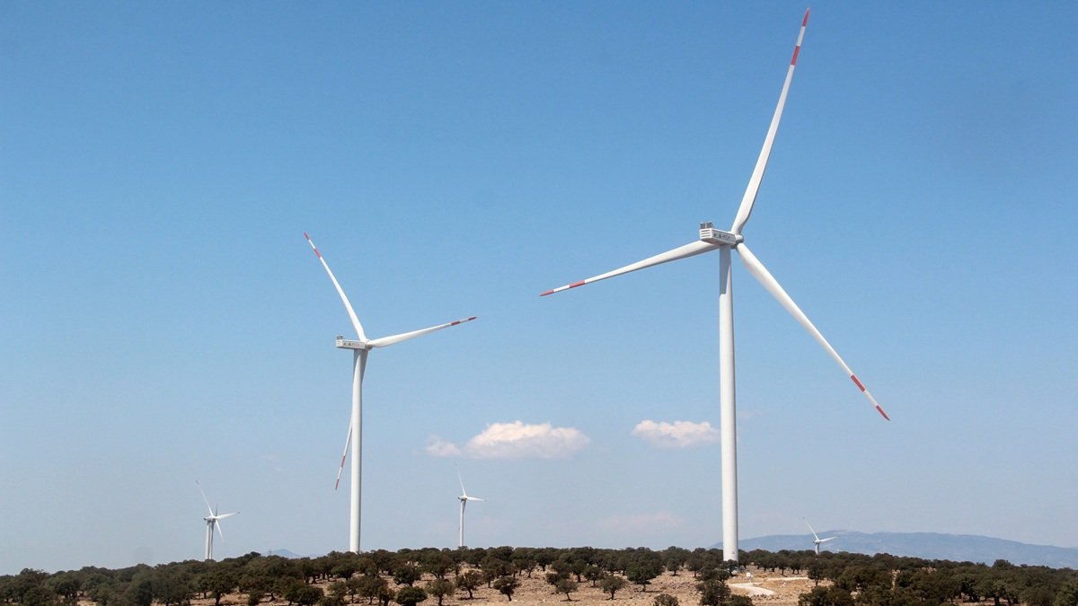 En la provincia de Esmirna, en Turquía, funciona un parque eólico.