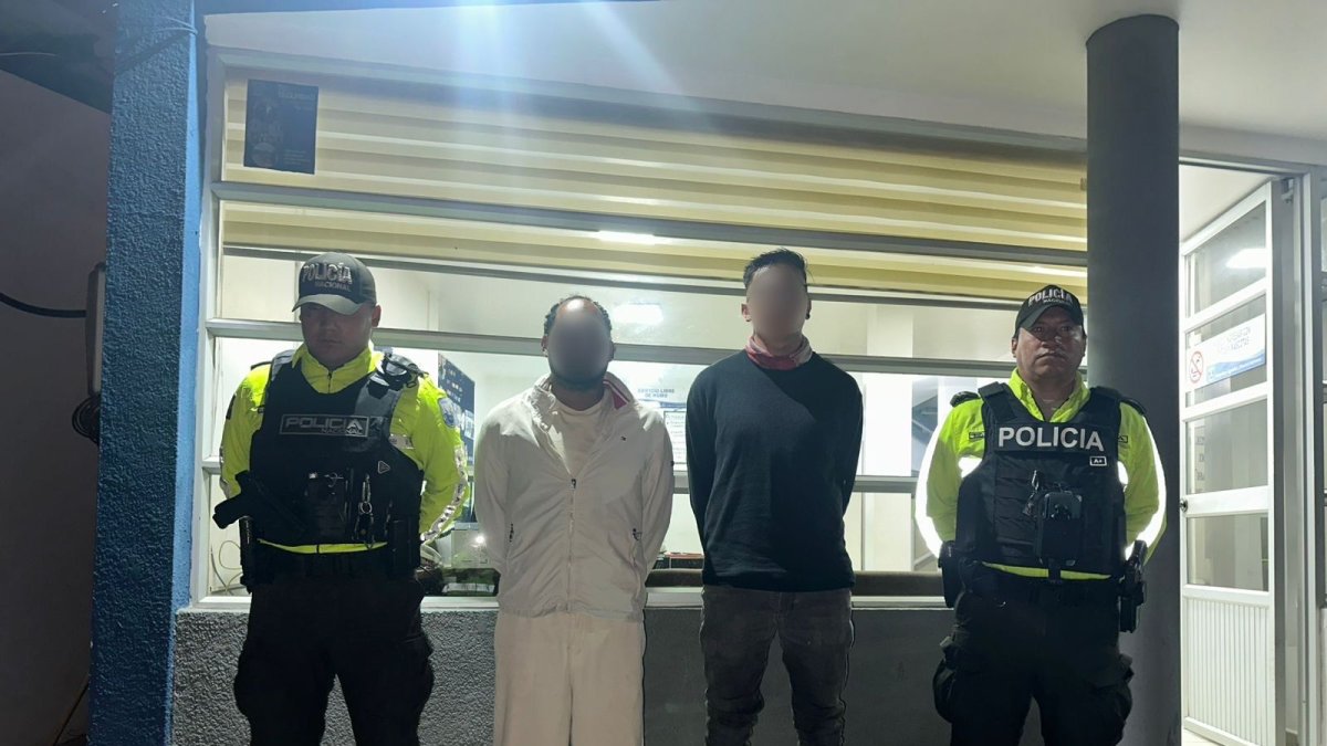 En otro operativo, la Policía detuvo a dos presuntos extorsionadores en el norte de Quito.