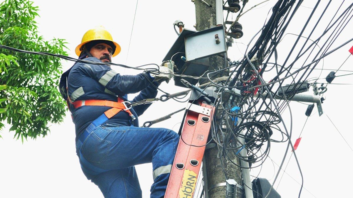 El Municipio de Guayaquil informó que, en lo que va de 2025, ha reemplazado 28 kilómetros de conductores y 373 elementos como transformadores, luminarias y kits.