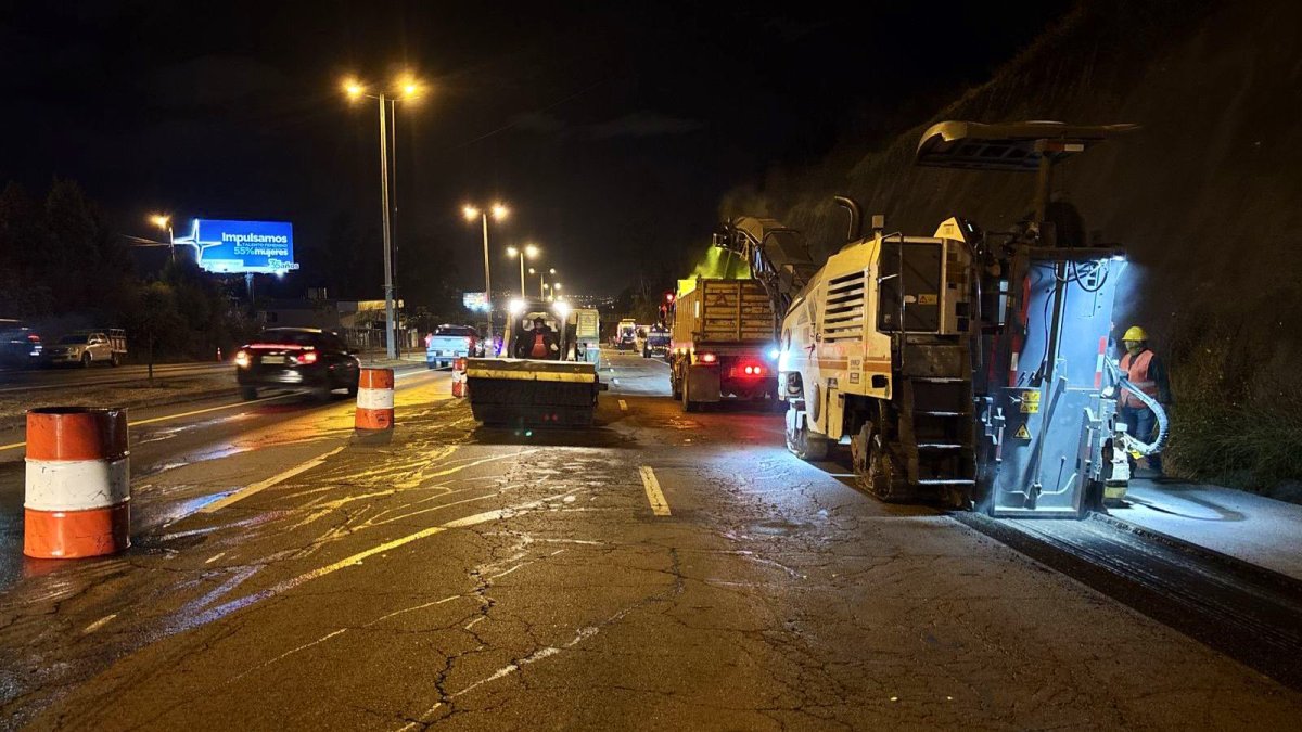 En ese sector de la Ruta Viva se realiza un bacheo técnico.