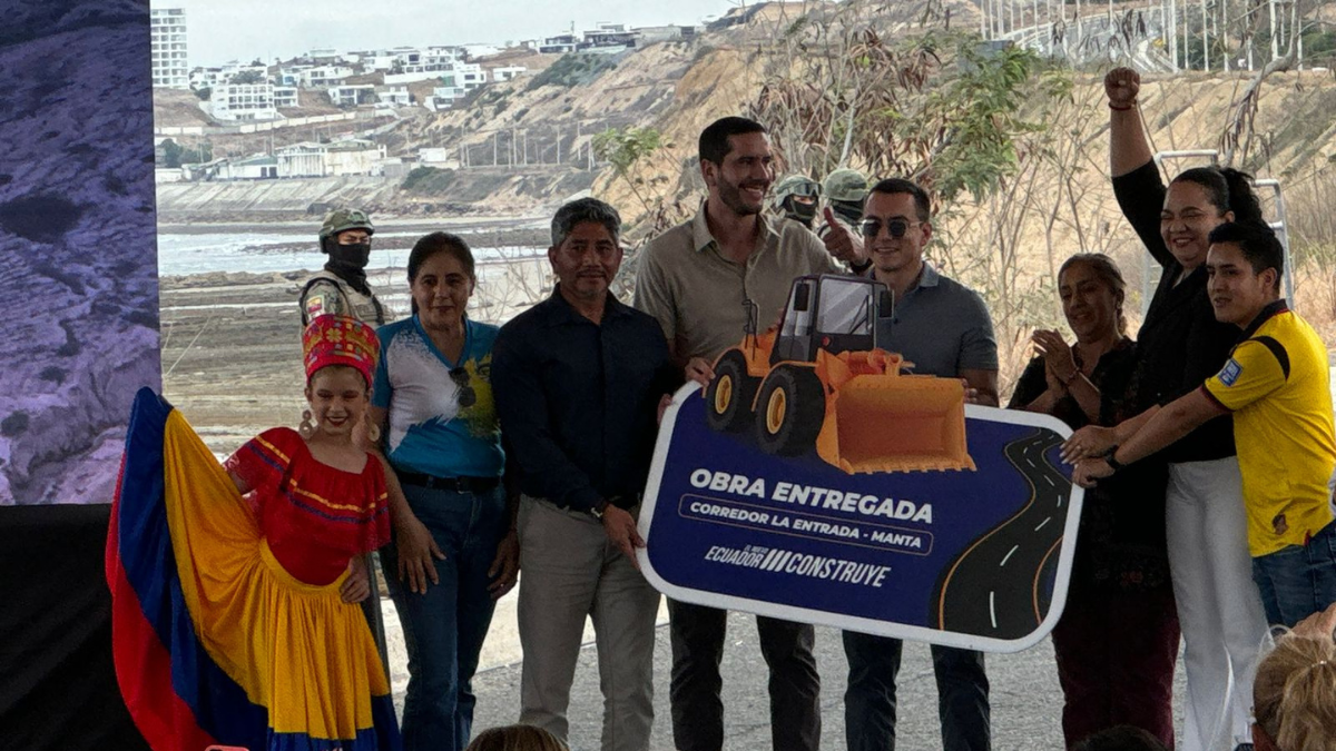 El presidente Daniel Noboa inauguró la Ruta E15 Spondylus