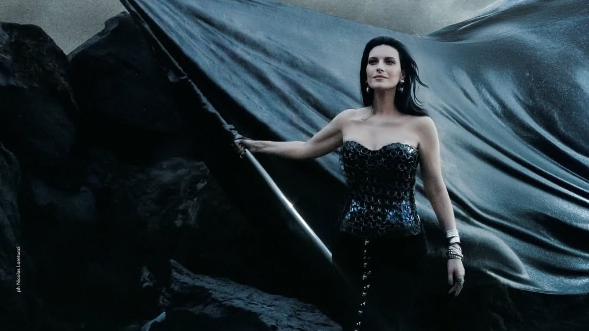 Imagen oficial de la gira 'Yo Canto World Tour' de Laura Pausini