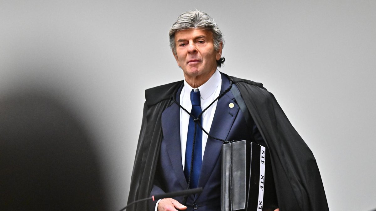 El juez de la Primera Sala de la Corte Suprema de Brasil, Luiz Fux, asiste al juicio por intento de golpe de Estado del expresidente de Brasil Jair Bolsonaro. Brasil.