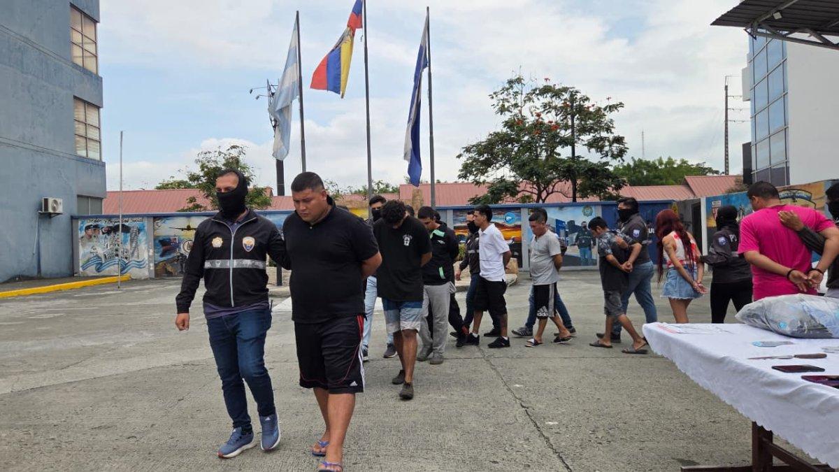 En un operativo nueve presuntos integrantes del grupo delictivo Las Águilas fueron aprehendidos.