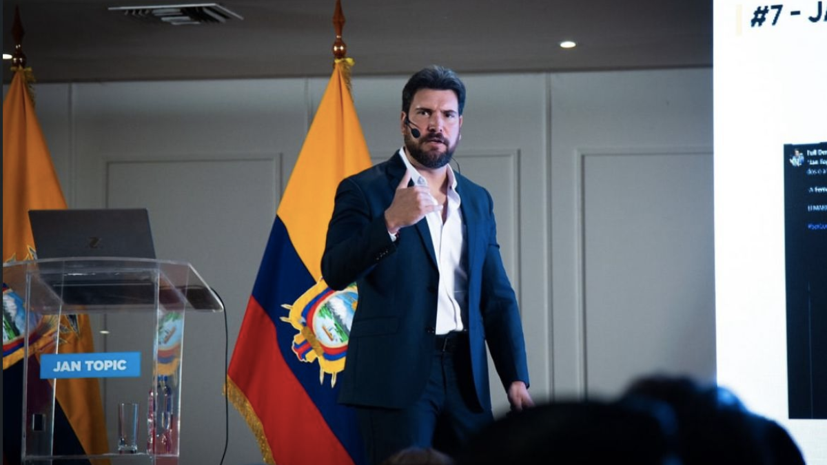 Jan Topic denunció ataques coordinados contra su entorno y cuestionó el rol de la Policía Nacional.