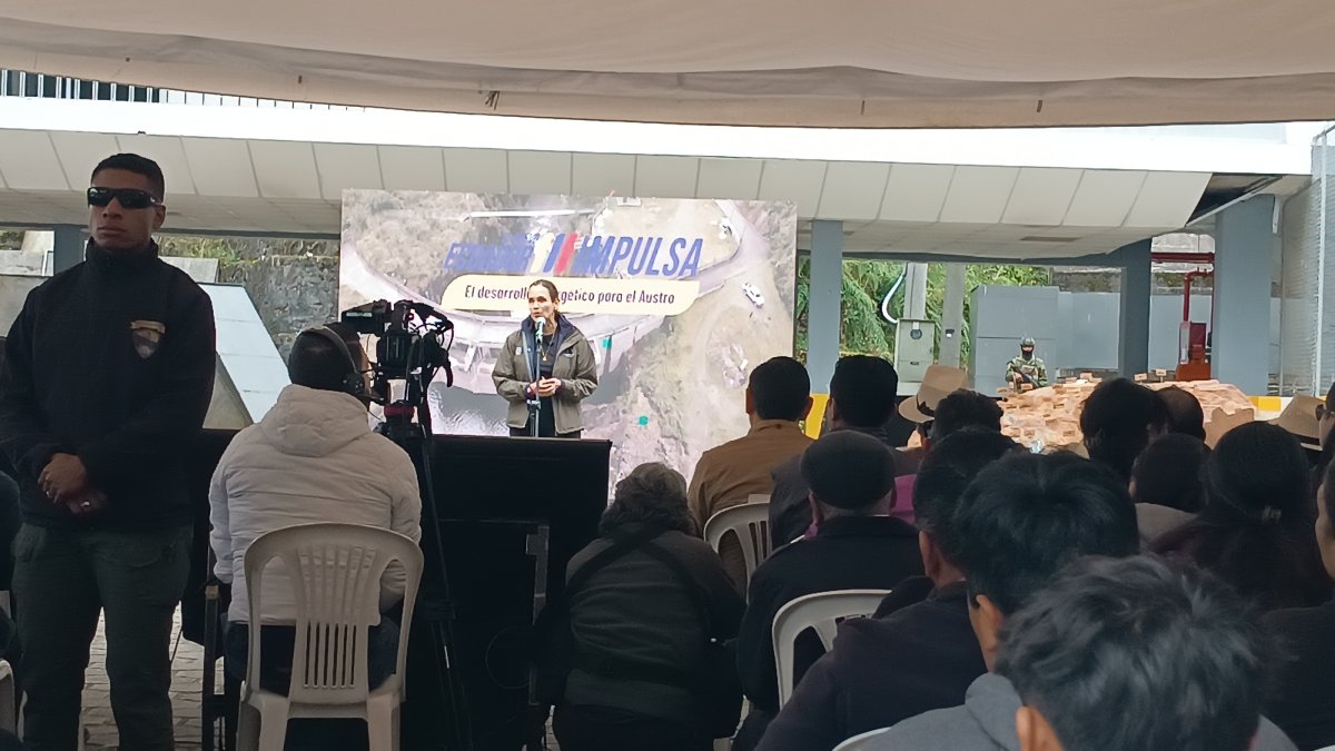 La ministra Inés Manzano explicó que las responsabilidades administrativas deberán recaer sobre las instituciones que rechazan el proyecto Loma Larga.