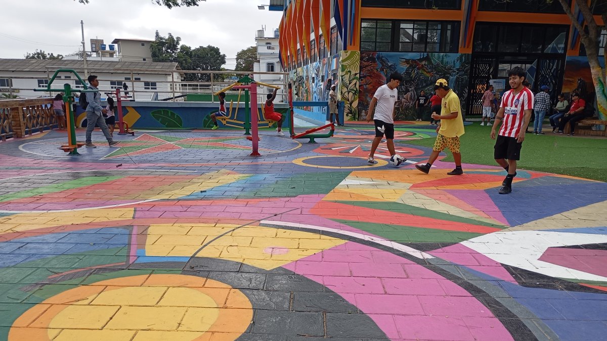 Sitio. El parque es uno de los principales sitios públicos de la ciudad, donde los lugareños se distraen.