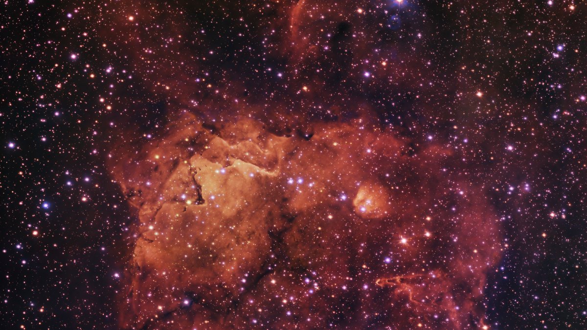 Chorro. Identificado en los confines de la Vía Láctea un chorro protoestelar de ocho años luz de extensión.