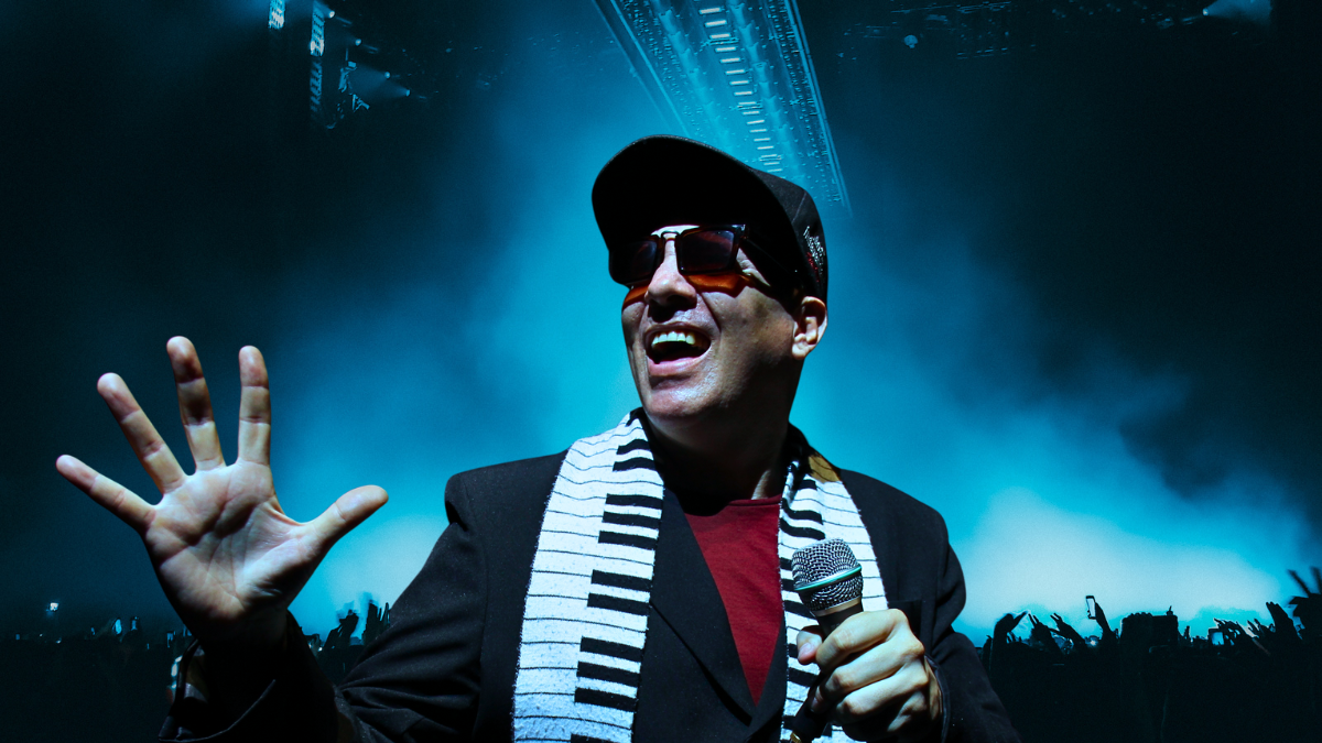 Mike Albornoz, músico ecuatoriano, falleció.