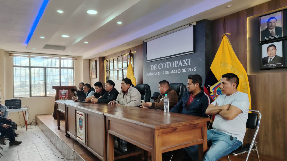 El gremio de transporte se reunió este domingo para definir acciones.