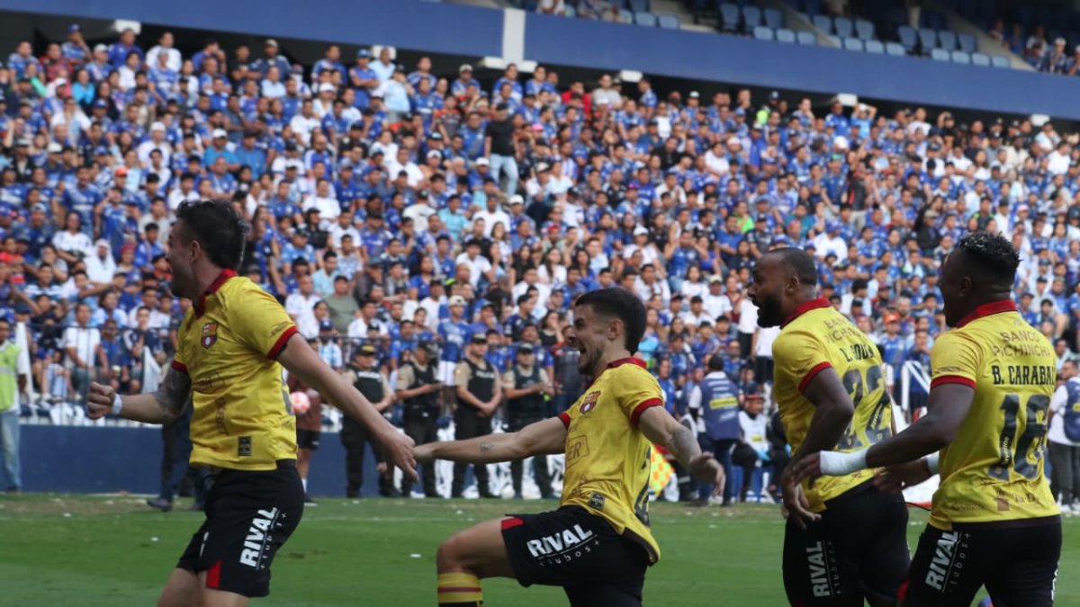 La goleada de Barcelona en el Capwell en el mejor partido de Ismael Rescalvo como DT amarillo.