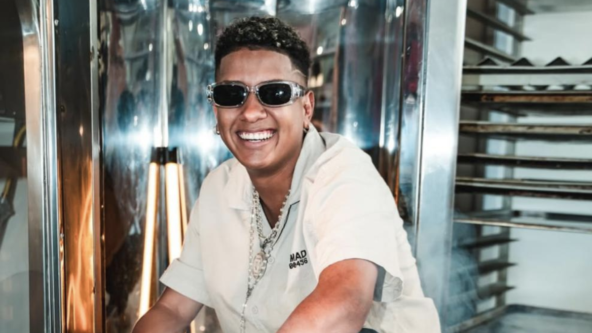 Jombriel atraviesa una ruptura sentimental que podría influir en su proceso creativo y rendimiento artístico