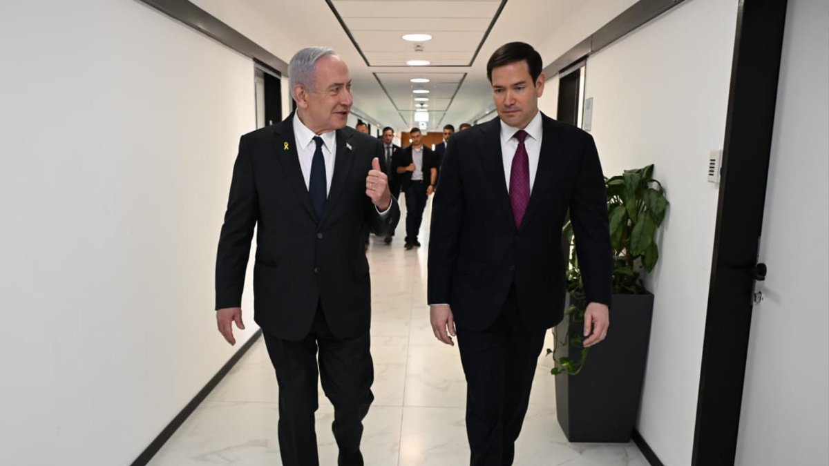El primer ministro israelí, Benjamín Netanyahu (i), y el secretario de Estado de EE. UU., Marco Rubio, tras su reunión el lunes en Jerusalén.