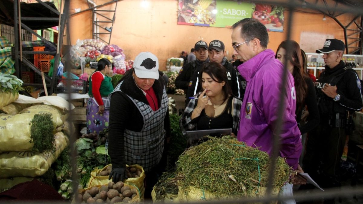 El fin del subsidio al diésel llevó a reforzar los controles en mercados y tiendas para garantizar precios justos.