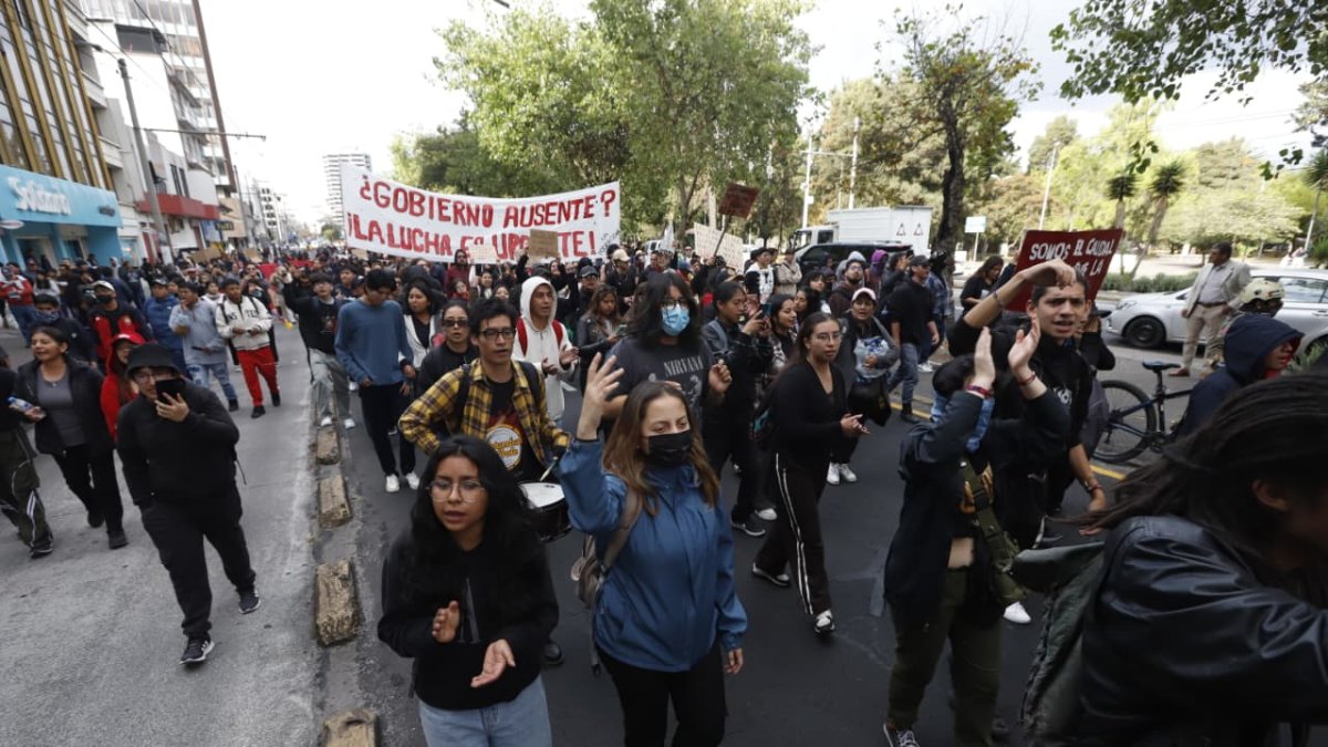 Estudiantes y otras organizaciones sociales salieron desde la av. América.