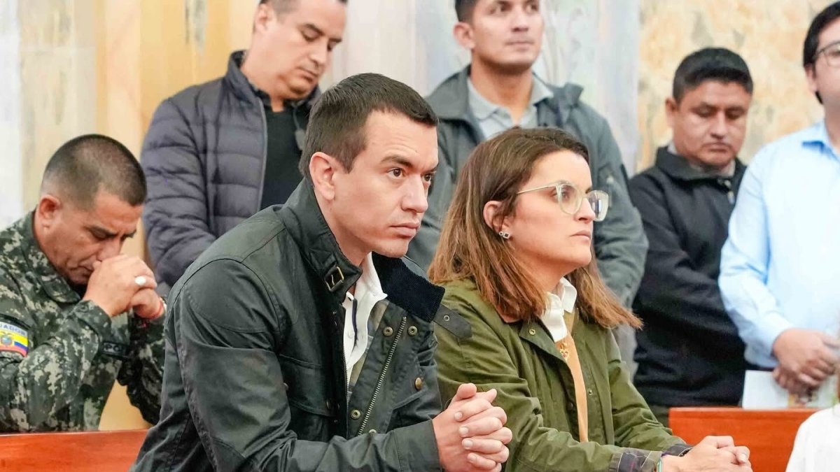 El presidente Noboa y la vicepresidenta Pinto participaron de la eucaristía en la iglesia de La Merced.