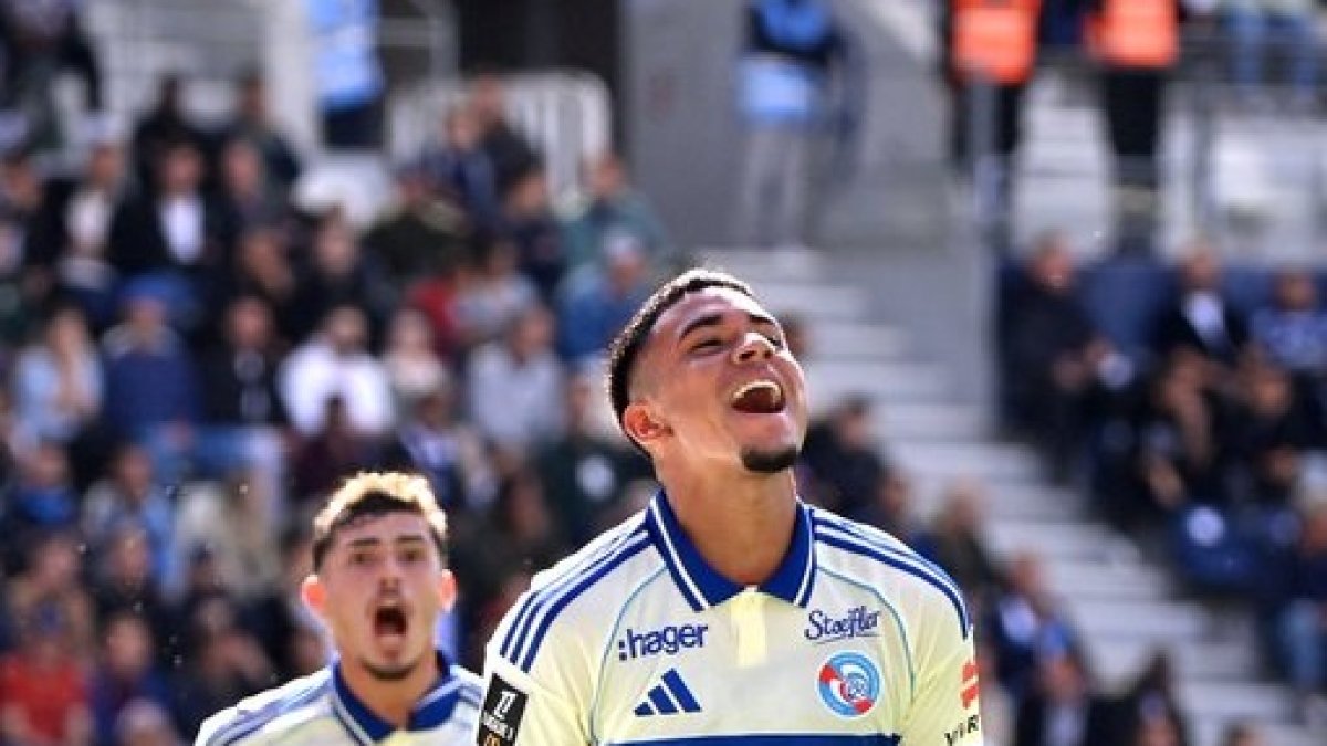 Al minuto 27, de cabeza, el ecuatoriano puso el primero de los 3 goles del Estrasburgo.