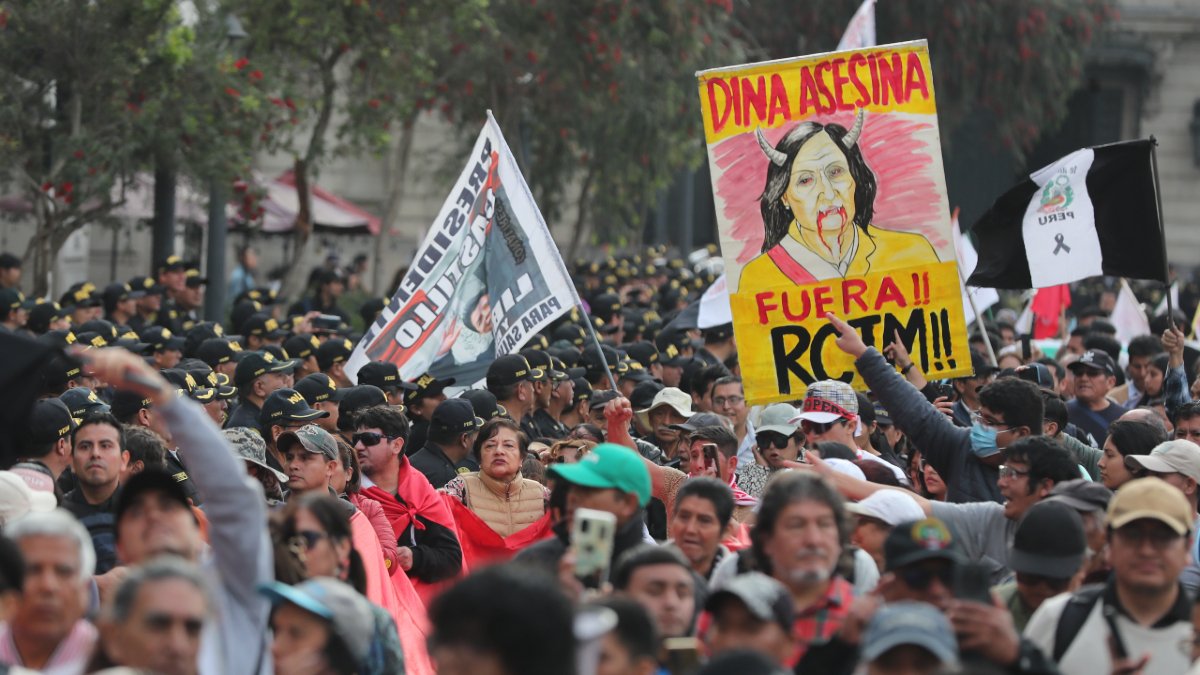 La reforma al sistema de pensiones en Perú desató una ola de críticas y protestas.