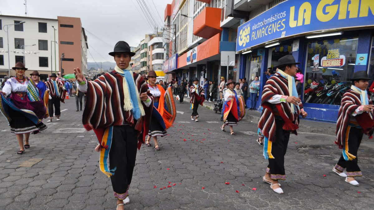 75 delegaciones participaran en la Mama Negra, que tendrá una duración de seis horas aproximadamente.