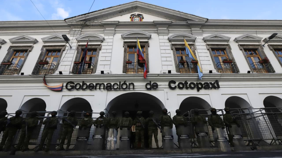 La seguridad se ha reforzado en diversos puntos el país por motivos del paro nacional convocado por la Conaie.