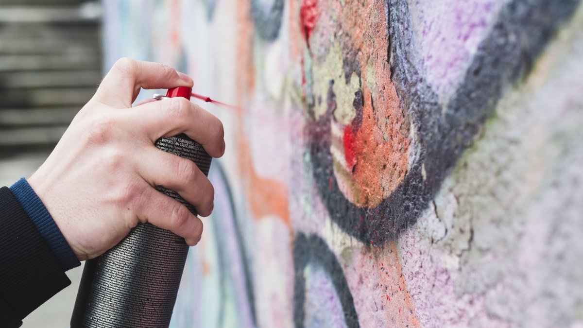 Iván Basurto, Alejandro Ojeda y Luis Fernando Auz debaten la dualidad del arte callejero