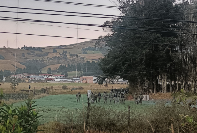 Ecuador Enfrenta Paro Nacional y Enfrentamientos por Eliminación de Subsidios al Diésel, Carreteras Bloqueadas