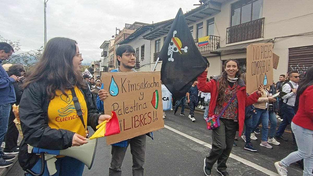 Miembros del Cabildo por el Agua de Cuenca denunciaron el congelamiento de sus cuentas financieras por parte del Gobierno Nacional.