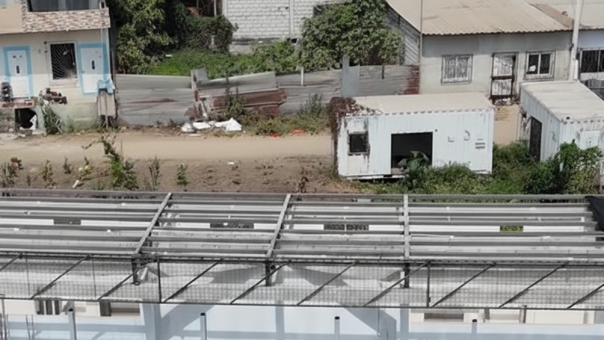 La cancha sintética en Monte Sinaí beneficiará a miles de vecinos y fortalecerá el deporte comunitario en Guayaquil.