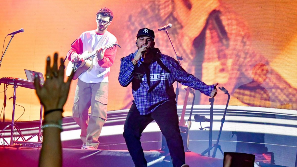 Alleh y Yorghaki presentaron se presentaron en el coliseo Voltaire Paladines Polo