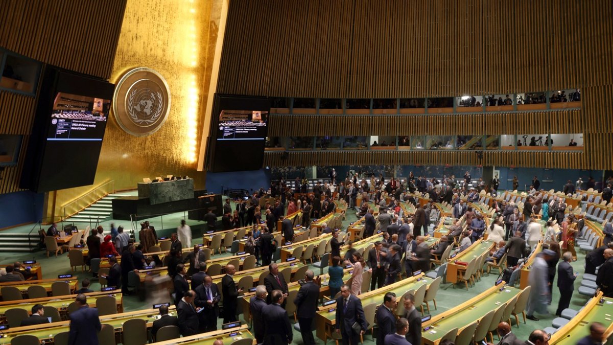 Delegados, diplomáticos y líderes mundiales se reúnen en la Asamblea General de las Naciones Unidas (ONU) durante la 80ª sesión del evento anual el 23 de septiembre de 2025.