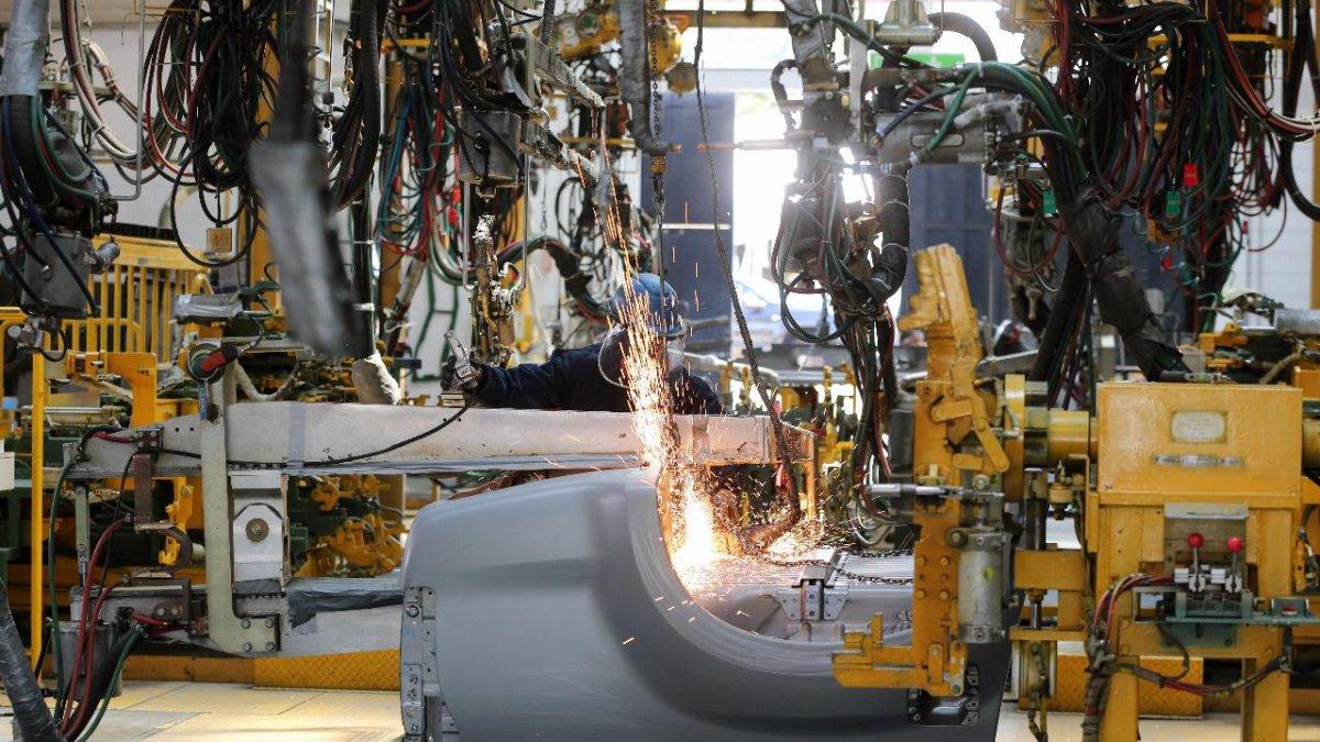 Al menos 1.000 empleos están en riesgo en Ecuador por la caída en la producción de autopartes.