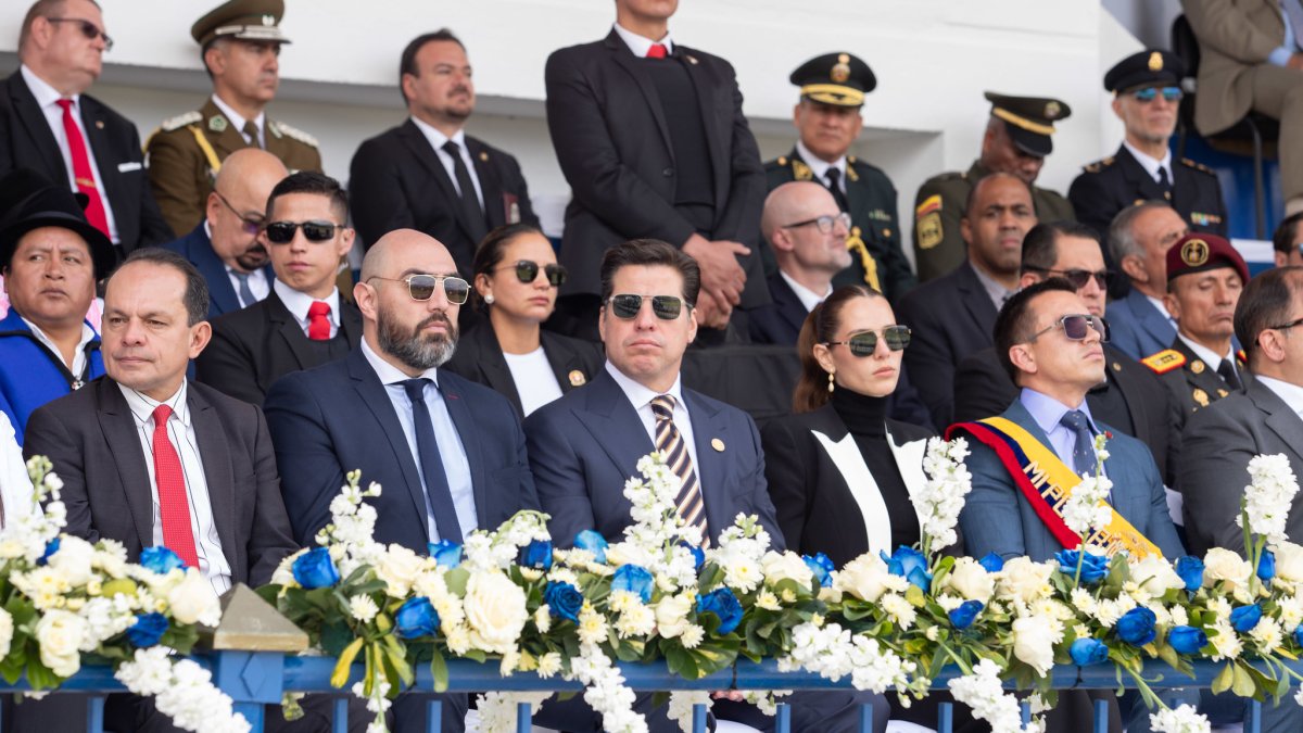 Segundo desde la izq: Mario Godoy, presidente del Consejo de la Judicatura, en un evento junto con el presidente Daniel Noboa.