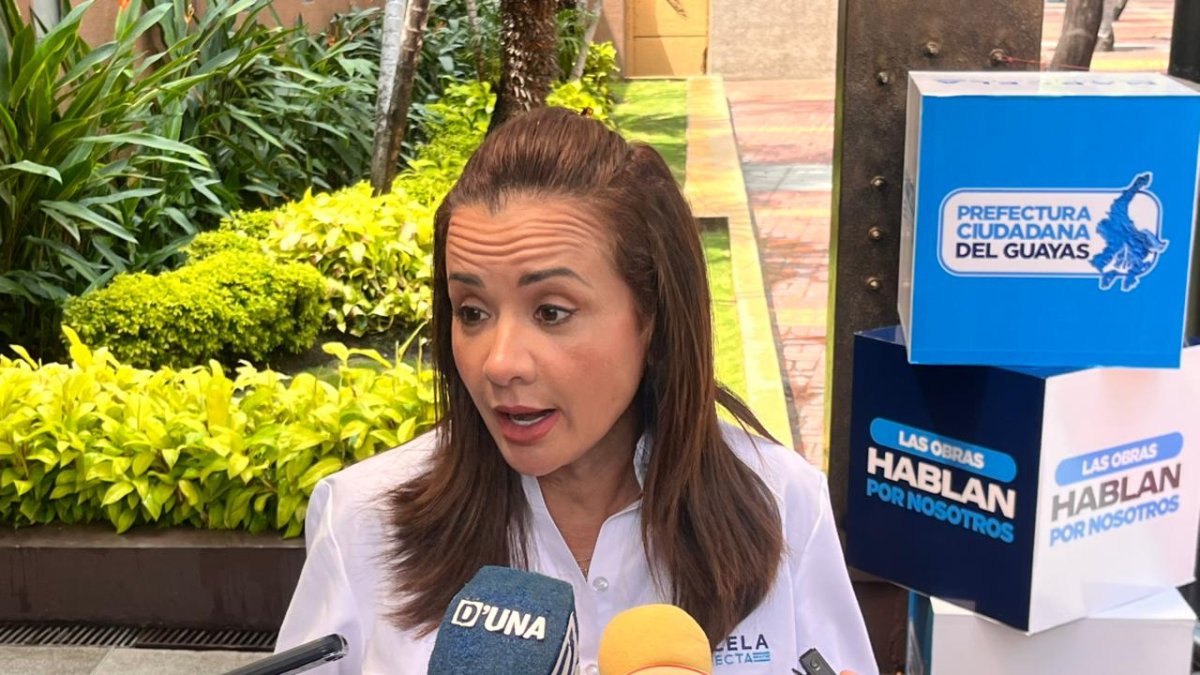 Marcela Aguiñaga después de la rueda de prensa en Guayaquil.
