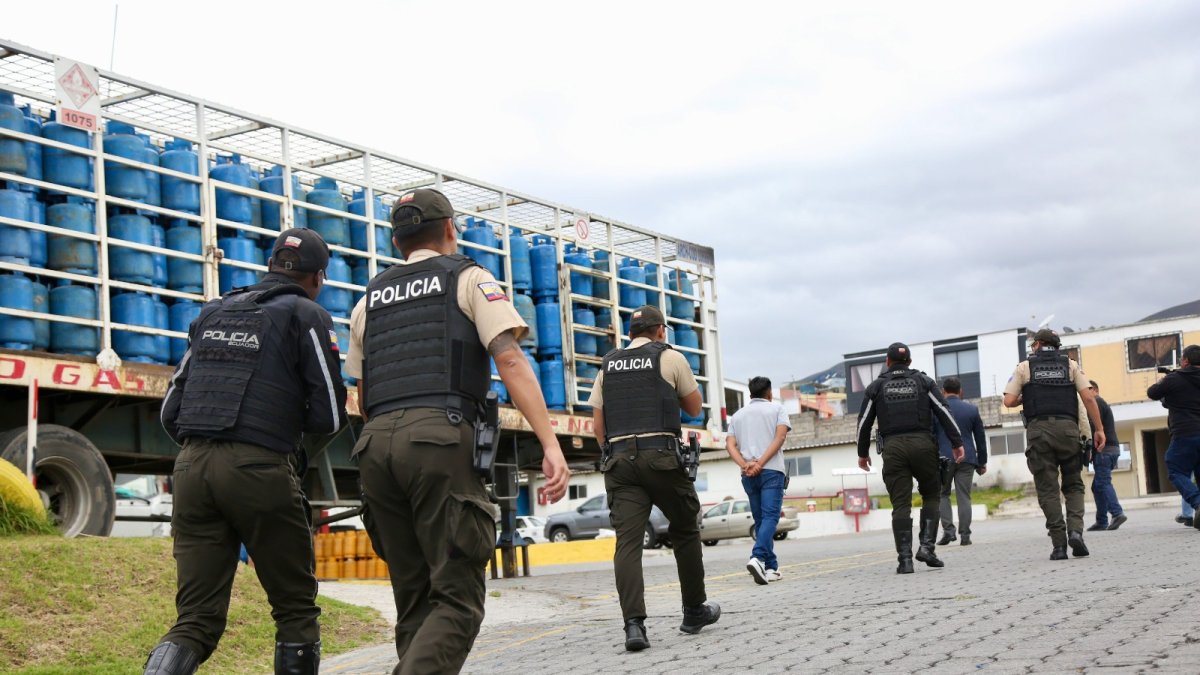 La Intendencia visitó un centro de acopio de gas en el sector de La Mena del Hierro, en Quito.