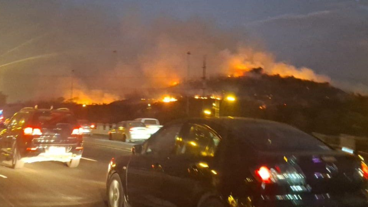 Un incendio forestal alarma al norte de Guayaquil.
