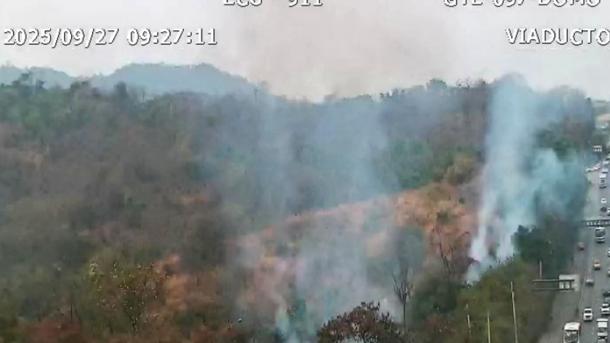 La quema de maleza fue reportada en la primera hora de este 27 de septiembre.