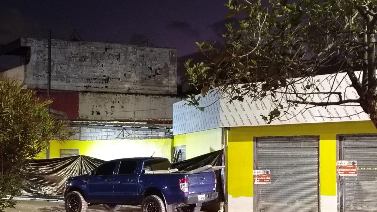 Denuncian construcción ilegal en La Floresta pese a sellos de suspensión colocados por la AMC.