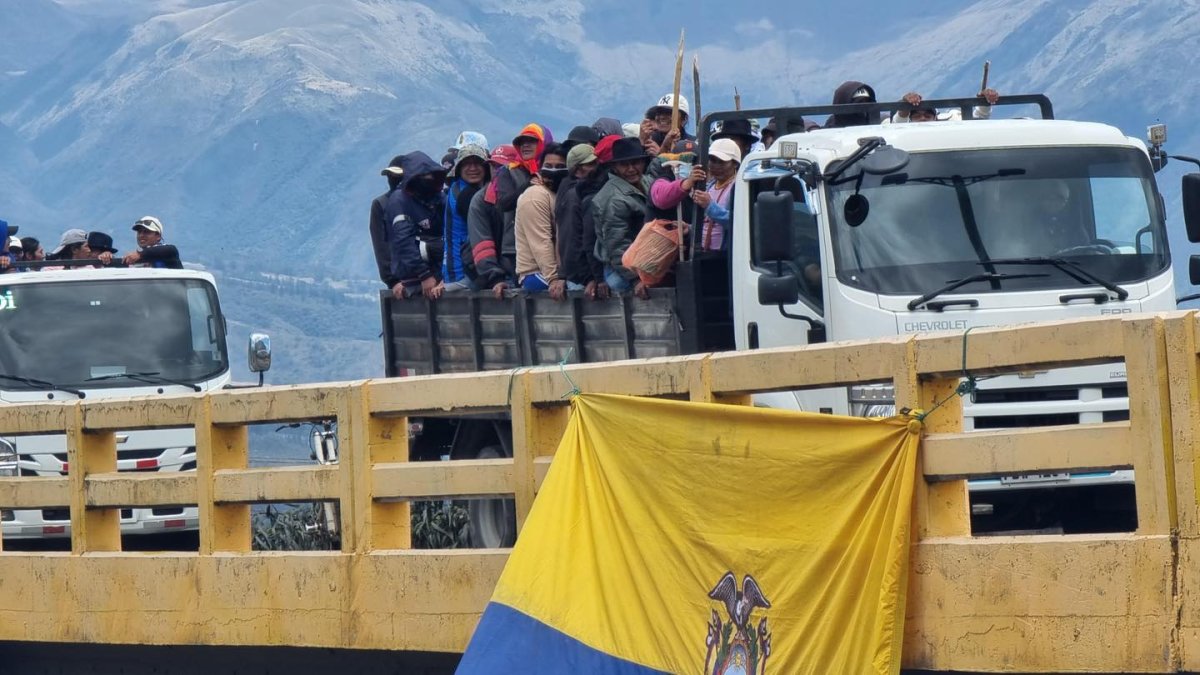 Comuneros de Cotacachi se organizan para vigilar su territorio ante alerta comunitaria