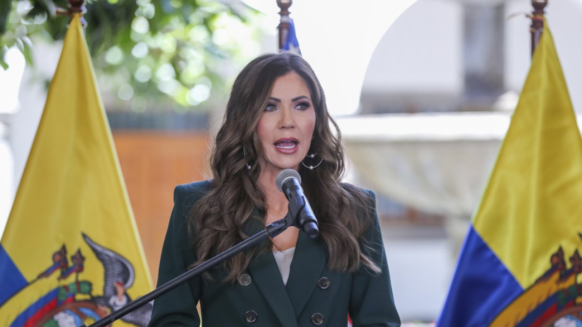 Foto de archivo de la secretaria de Seguridad Nacional de Estados Unidos, Kristi Noem.