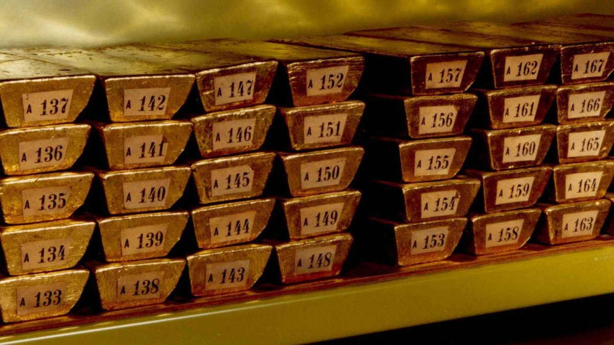 El precio del oro llegó a un nuevo récord y eso hace que el metal brille más para los bancos nacionales.