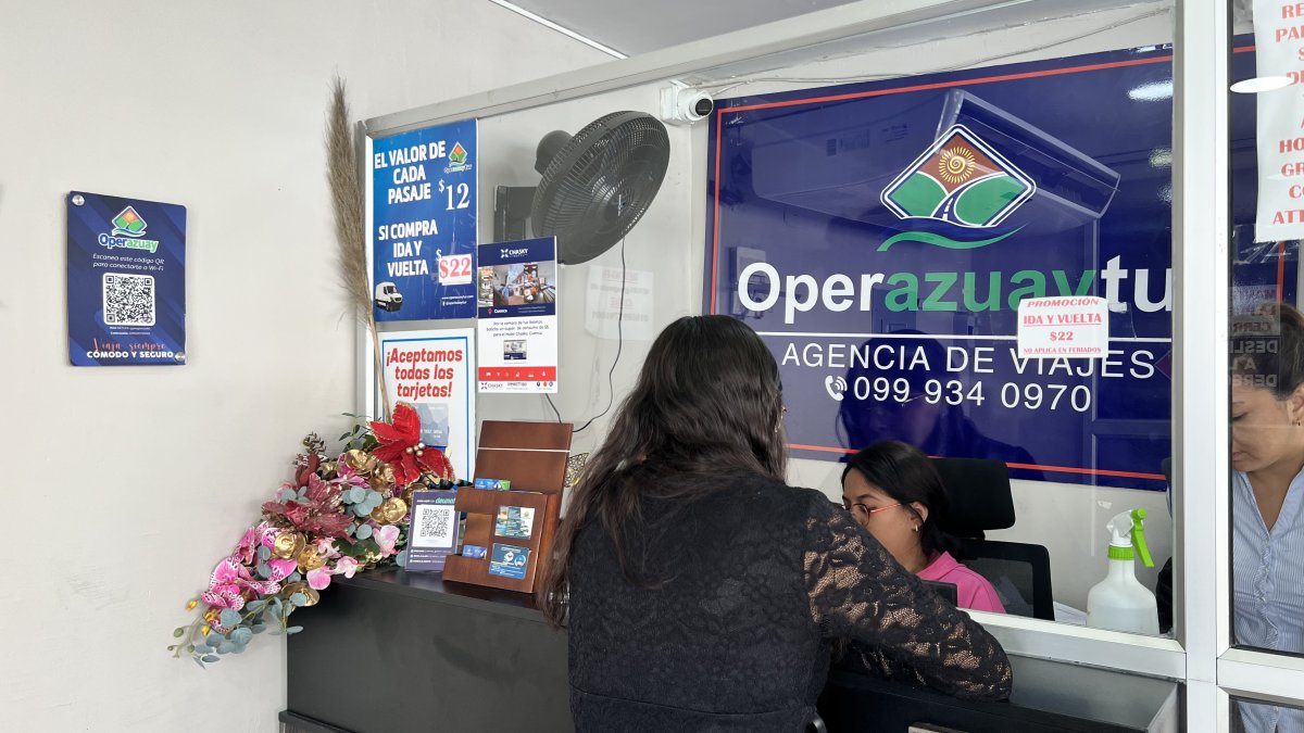 En la empresa Operazuaytur el costo de los pasajes a Cuenca se mantienen en $ 12; aunque en la mañana, el valor ascendió a $ 25.