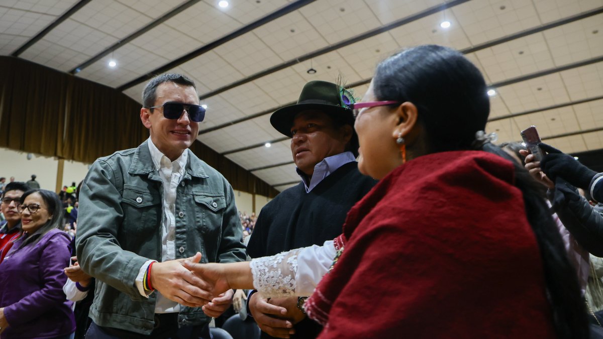 El presidente Daniel Noboa se encuentra en territorios de comunidades indígenas.