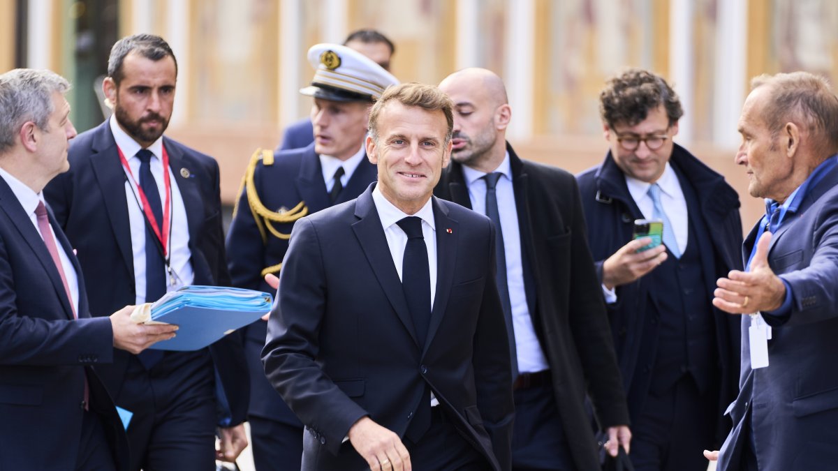 Macron llega a Dinamarca para reunión de jefes de estado de la Unión Europea.