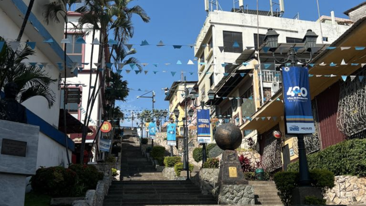 Las Peñas conserva la memoria de Guayaquil entre placas, cañones y casas patrimoniales.