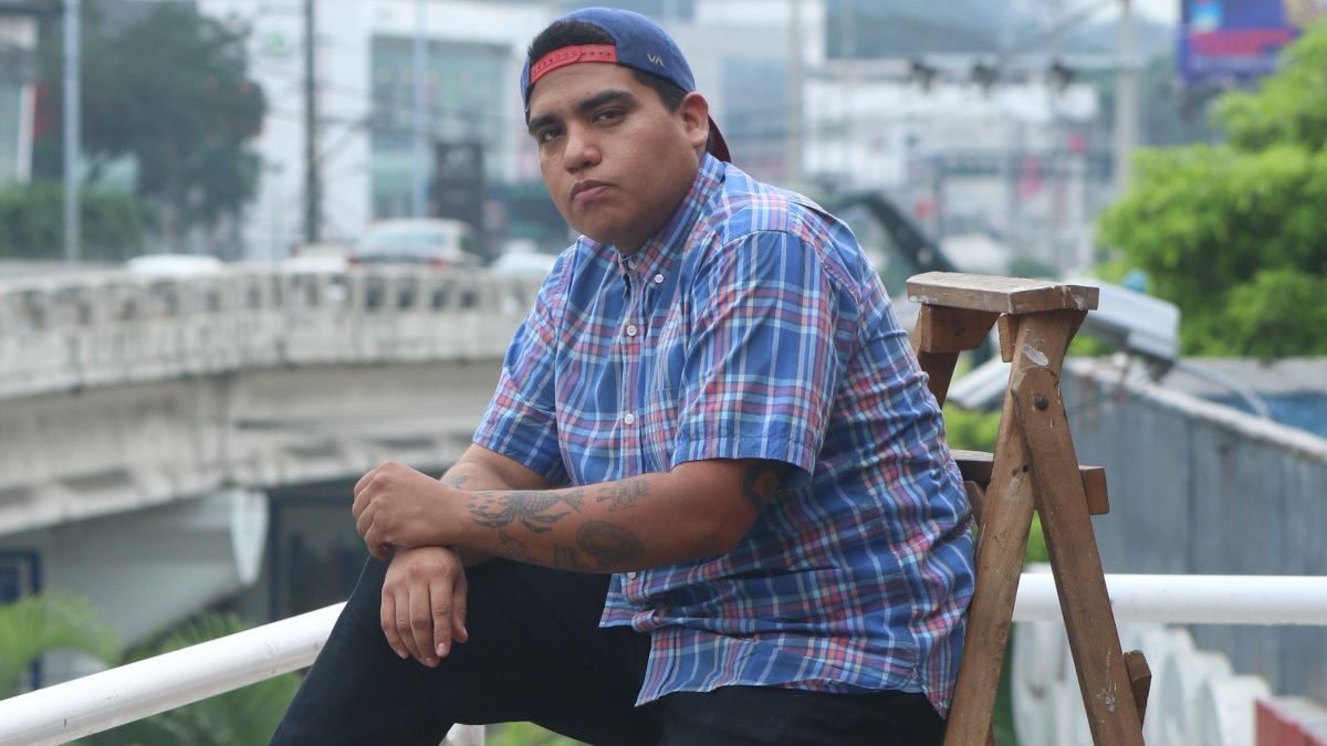 Referente del hiphop guayaco: palabra y acción, El Cholo es una pieza clave de la escena como artista, gestor y formador.