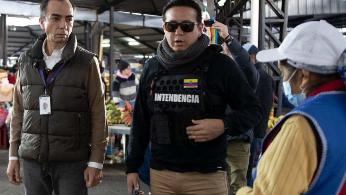 La Intendencia de Pichincha realiza controles permanentes de los precios de los productos en los mercados de Quito, durante las protestas.