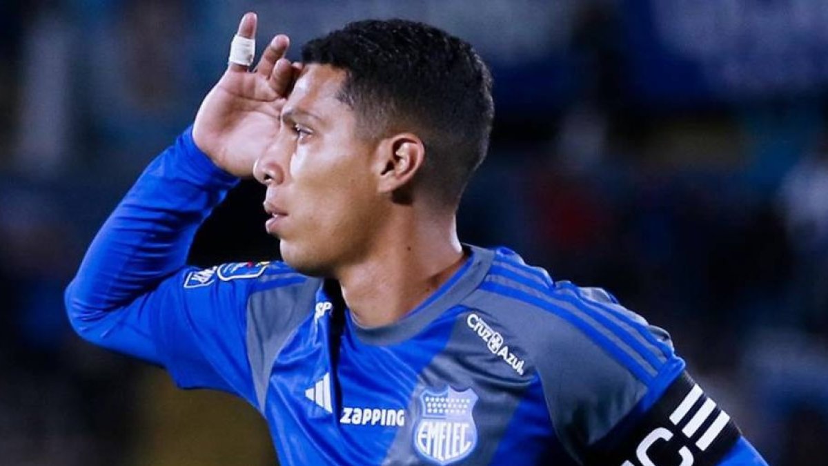 Luis Fernando León, zaguero de Emelec, es uno de los capitanes del equipo.